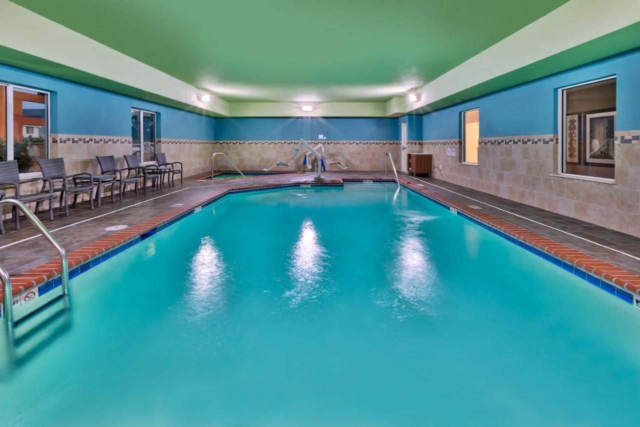 Holiday Inn Express & Suites - Effingham By Ihg Esterno foto