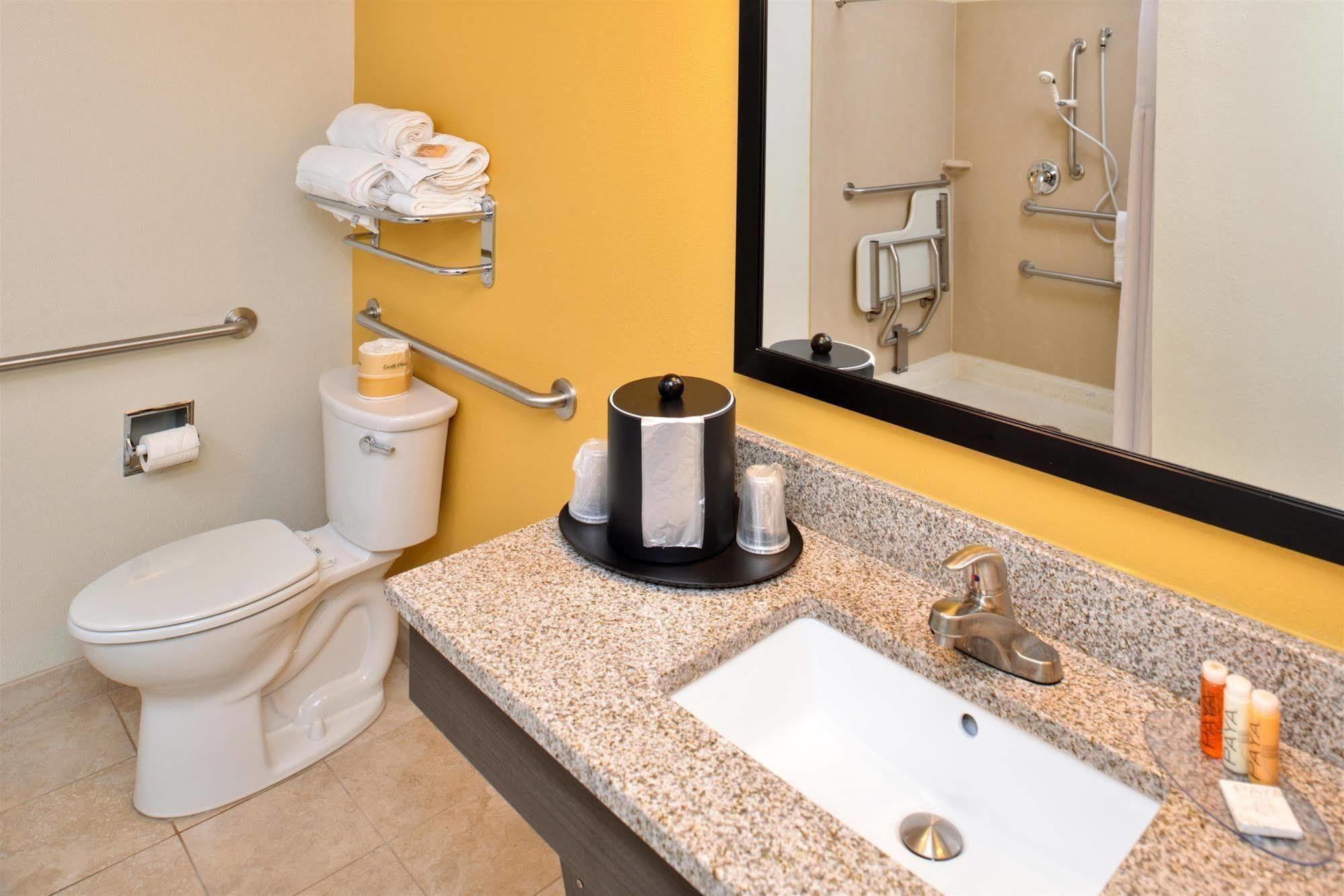 Holiday Inn Express & Suites - Effingham By Ihg Esterno foto